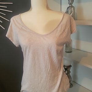 And Taylor loft T-shirt Heather Gray